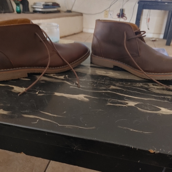 Shoes - Picture 4 of 7